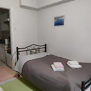 κάντε κράτηση εδώ